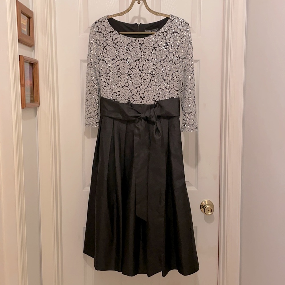 Jessica Howard size 12 black and sequin dress